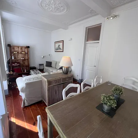 2 Bedrooom Flat In The Heart Of Graca Апартаменти