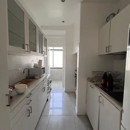 2 Bedrooom Flat In The Heart Of Graca